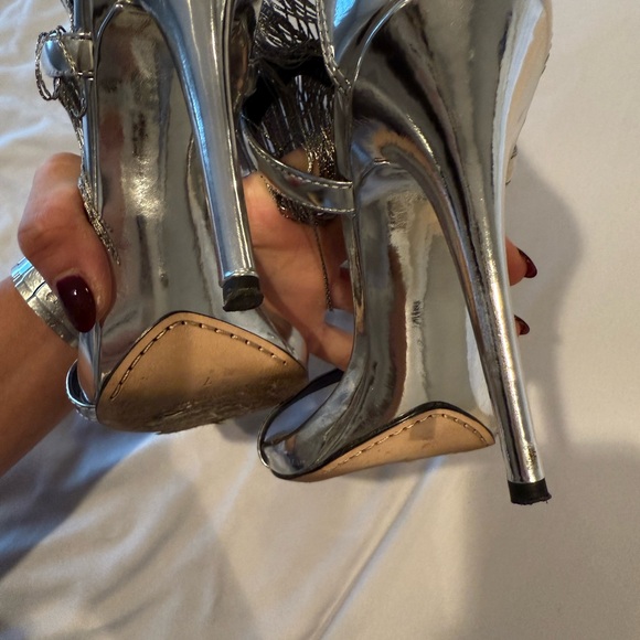 B BRIAN ATWOOD Fringe sandal. Size 7 - Picture 8 of 8